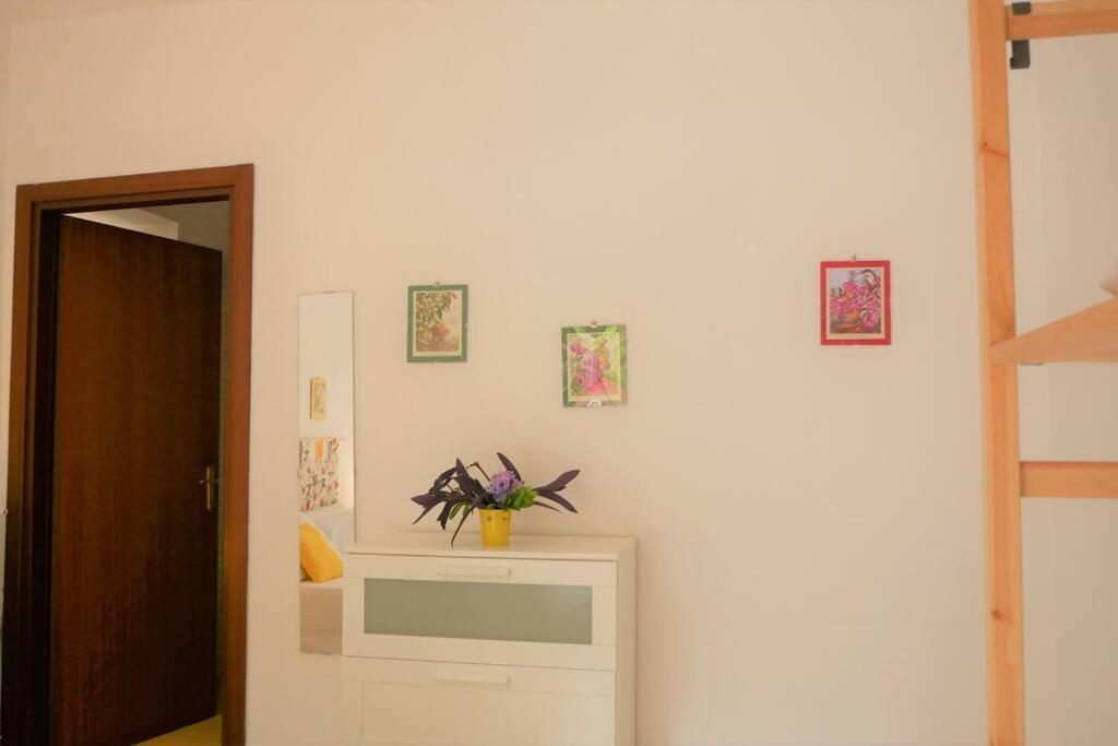 House With Garden And Parking Space In Mergellina Napoli Esterno foto