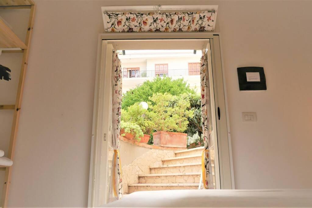 House With Garden And Parking Space In Mergellina Napoli Esterno foto